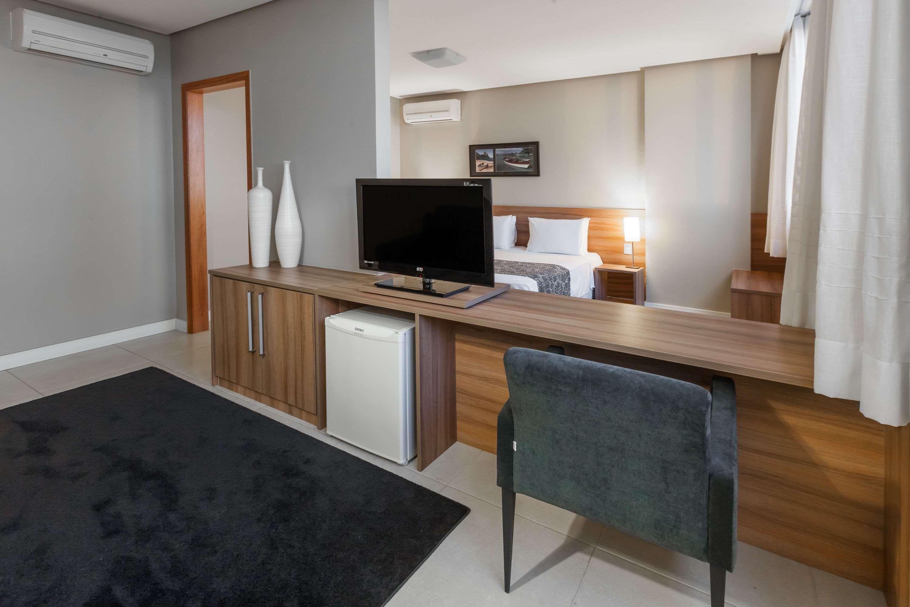 Days Inn By Wyndham Linhares Buitenkant foto