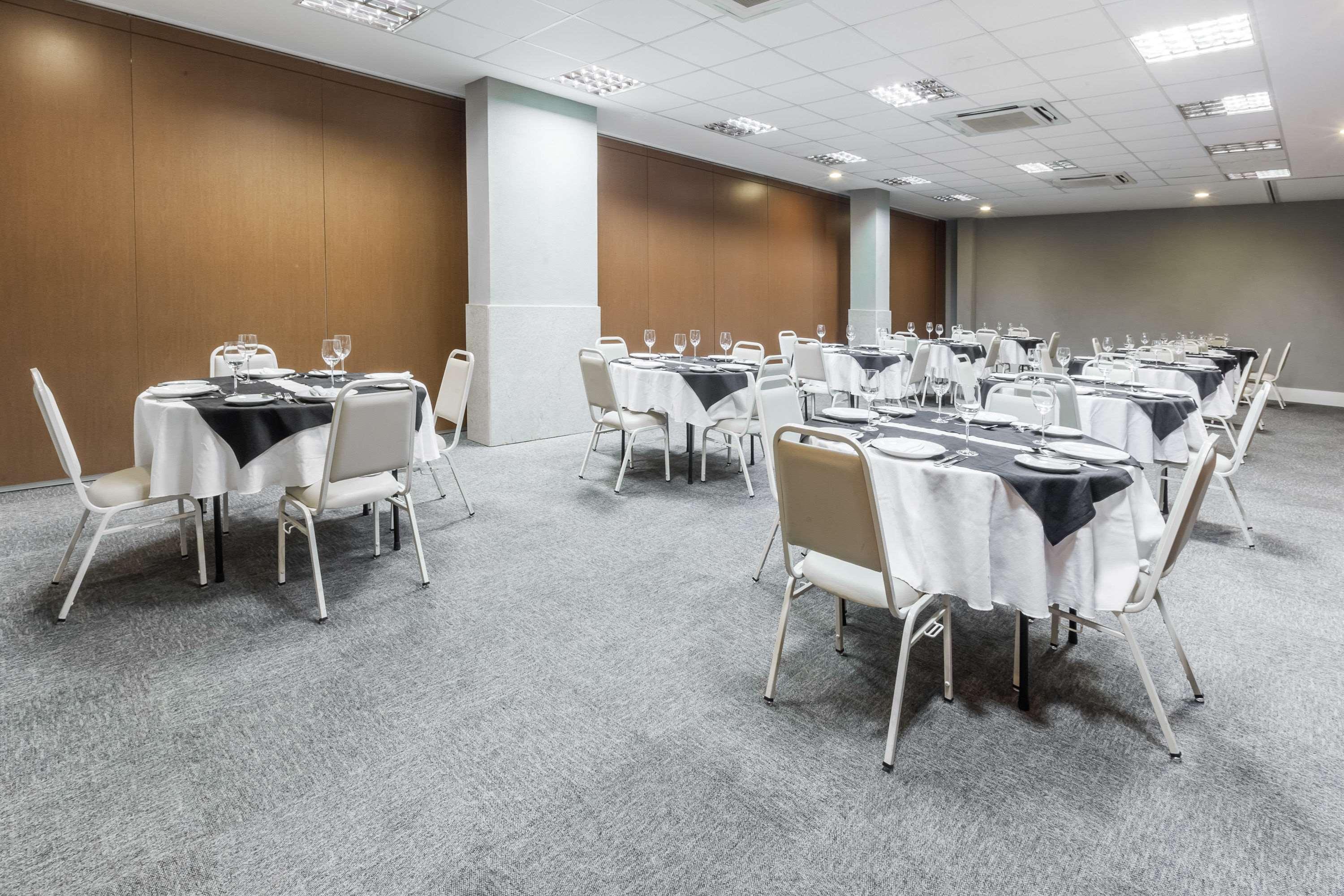 Days Inn By Wyndham Linhares Buitenkant foto