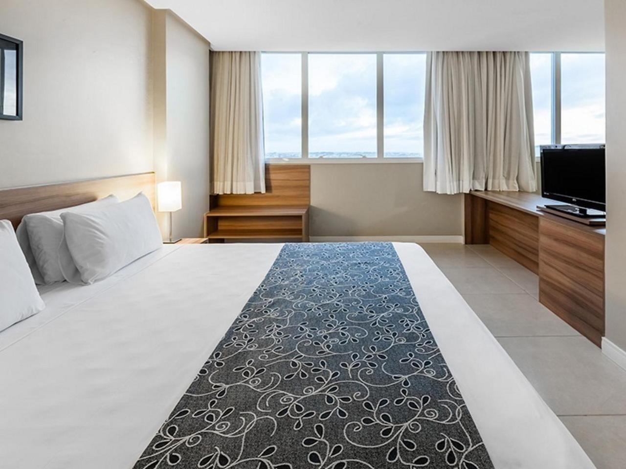 Days Inn By Wyndham Linhares Buitenkant foto