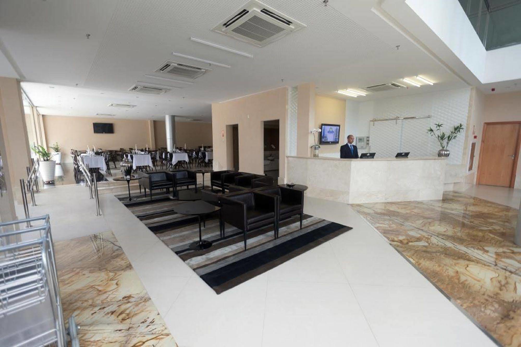 Days Inn By Wyndham Linhares Buitenkant foto