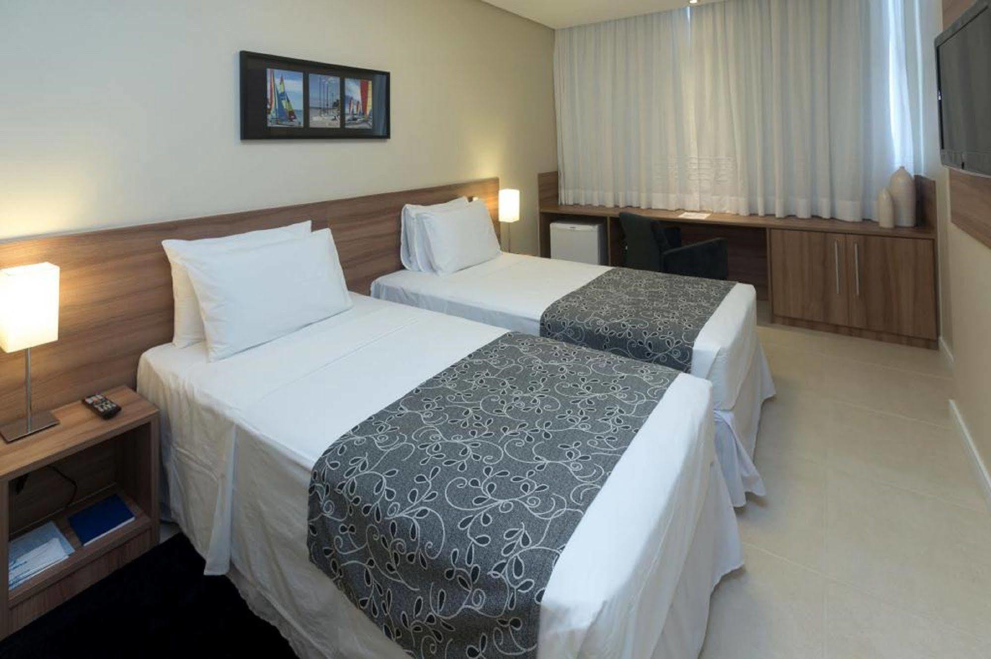 Days Inn By Wyndham Linhares Buitenkant foto